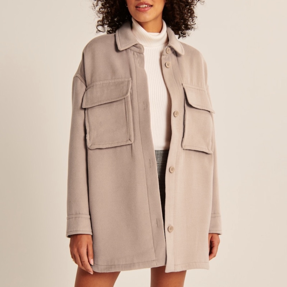 A & F OVERSIZED COZY SHIRT JACKET